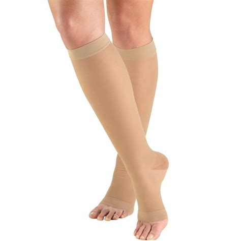 Truform Sheer Compression Stockings, 15-20 mmHg, Women's Knee High Length, Open Toe, 20 Denier, Medium (1 Pair), Unflavored